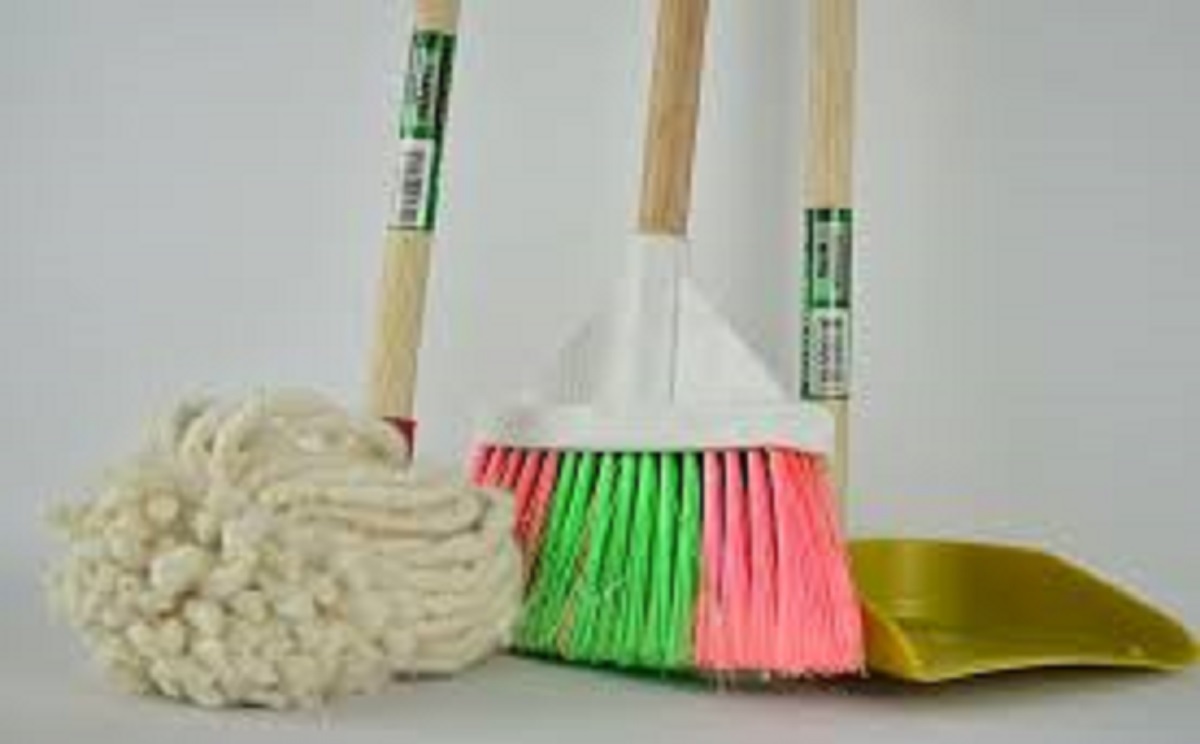 Brooms, Mops & Buckets