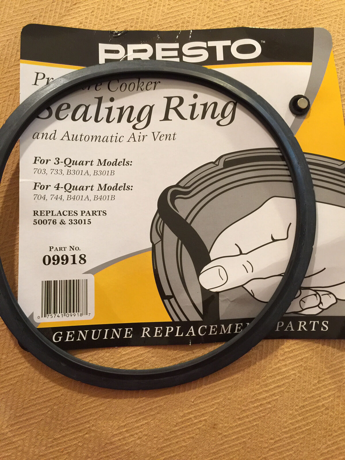 PRESTO PRESSURE COOKER SEALING RING W/ AUTOMATIC AIR VENT (09918)