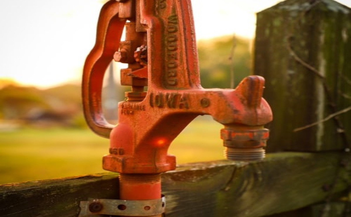 Hydrants & Pumps
